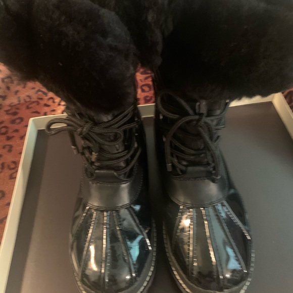 COACH BLACK PATENT LEATHER BOOT, Size 10 Excellent Condition. - Picture 8 of 10